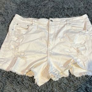 white american eagle ripped jean shorts. size 18